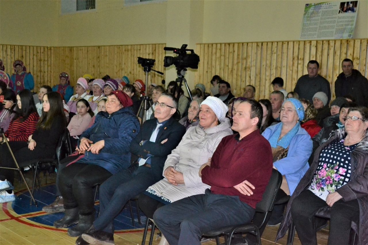 Әбде  авылы мәдәният йортында «Задоринка» вокаль ансамбленең юбилей концерты узды