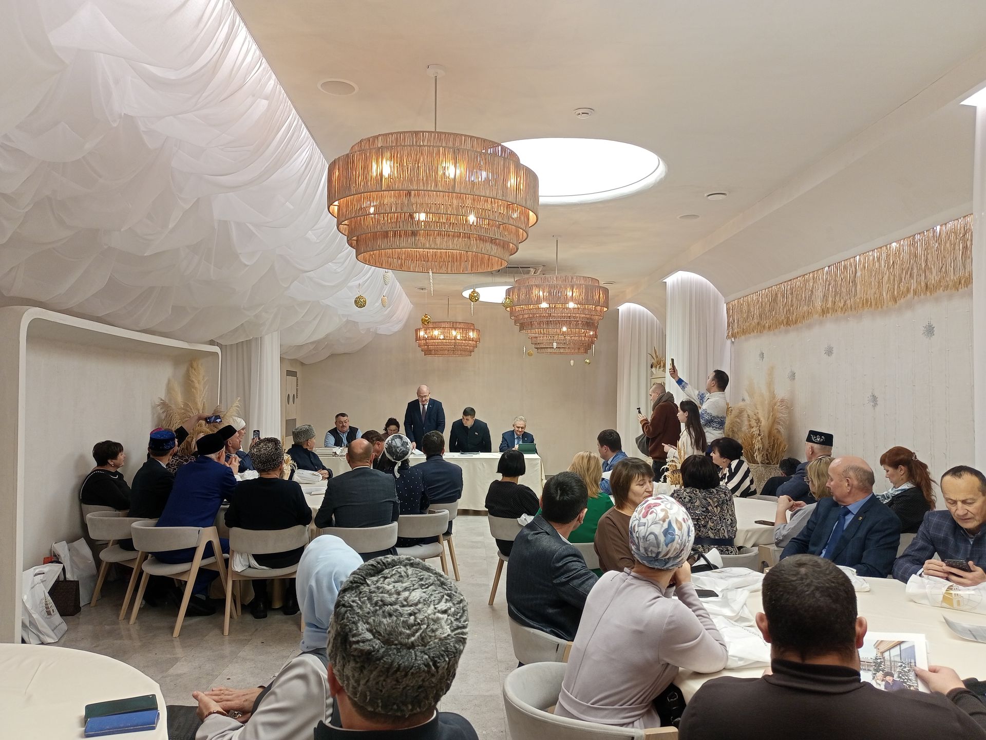 Бүген,  Казанның «Туган авылым» күңел ачу үзәгендә «Каз өмәсе» ярминкәсе үтте.