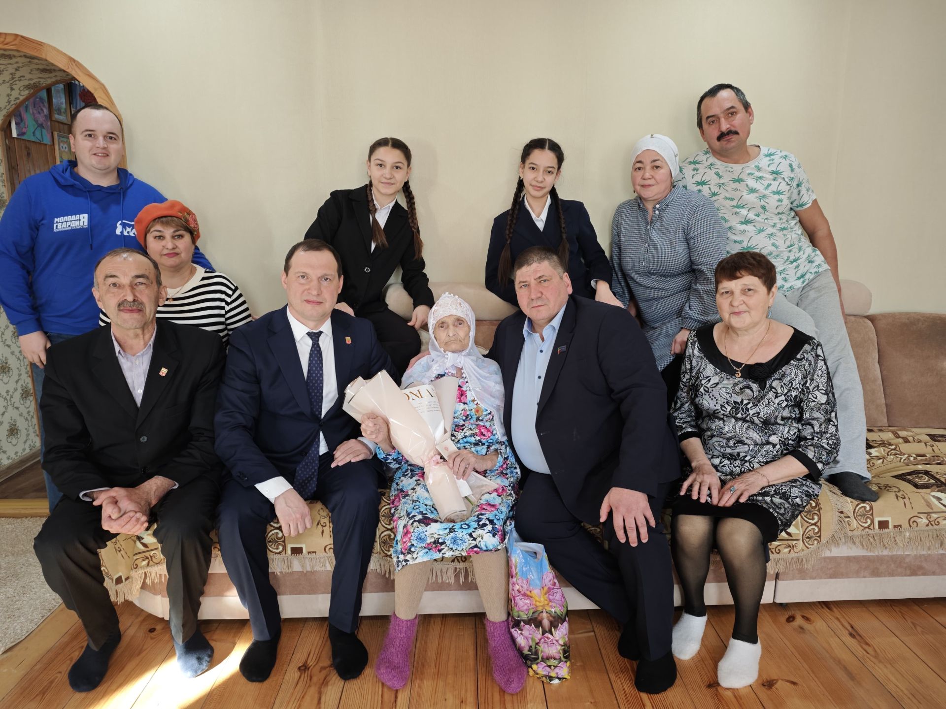 Батырлыкка хөрмәт белән
