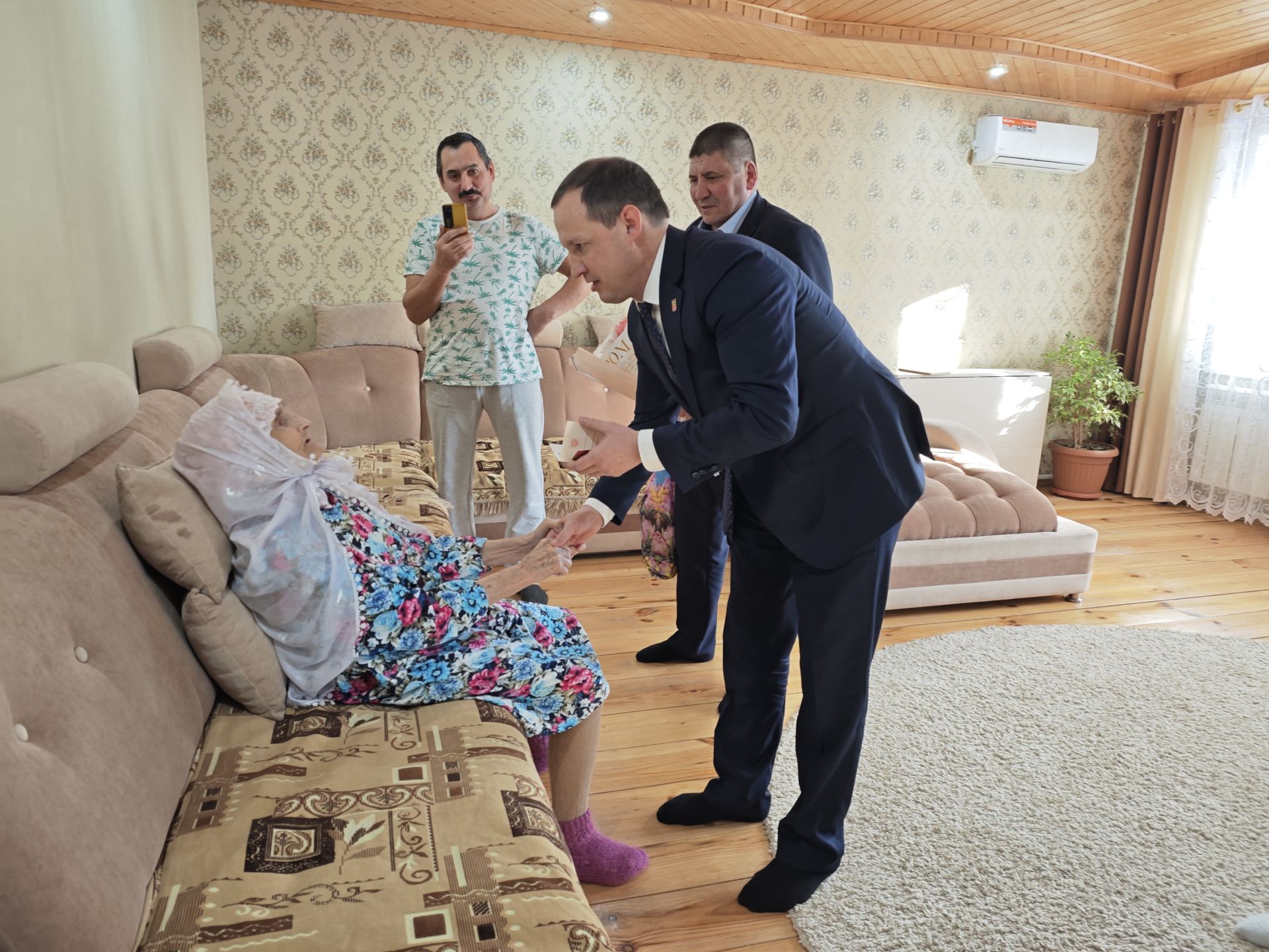 Батырлыкка хөрмәт белән