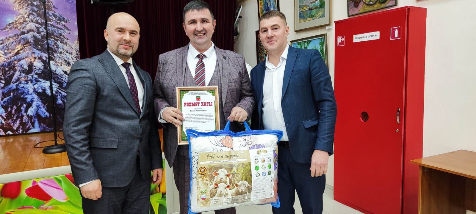 Иске  Җөри  авылында  халык   җыены узды