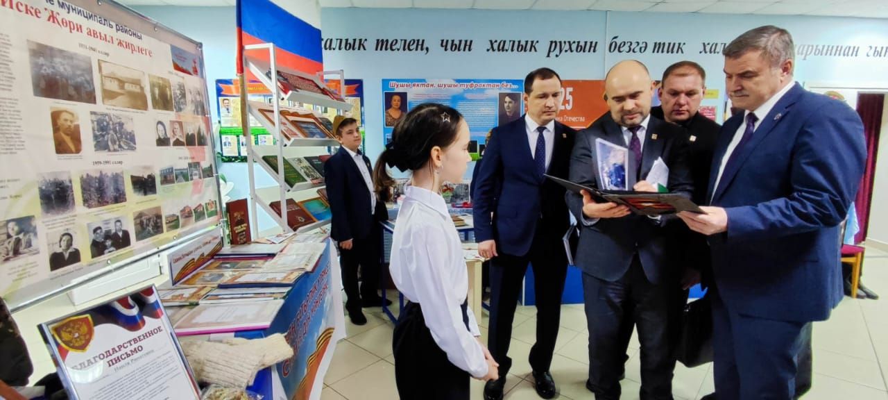 Иске  Җөри  авылында  халык   җыены узды