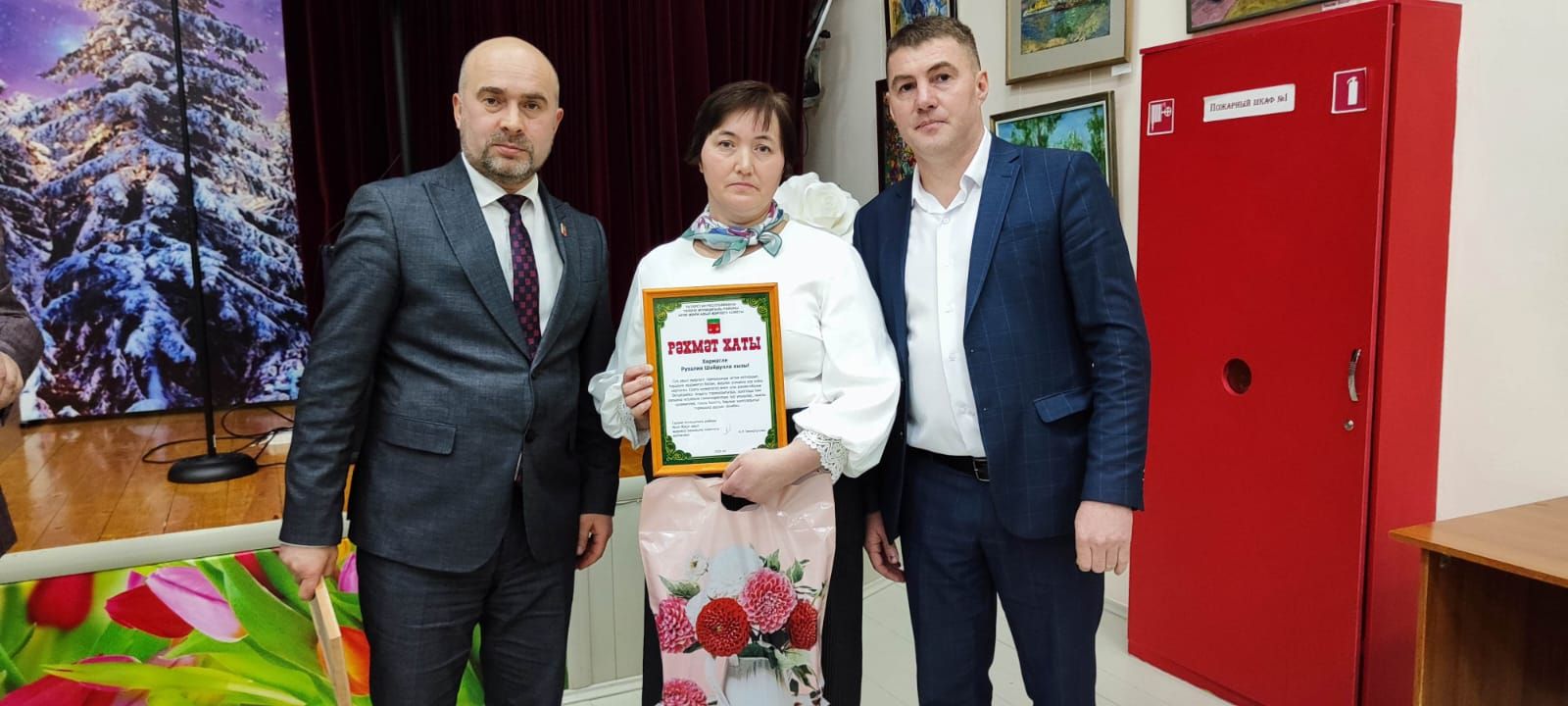 Иске  Җөри  авылында  халык   җыены узды