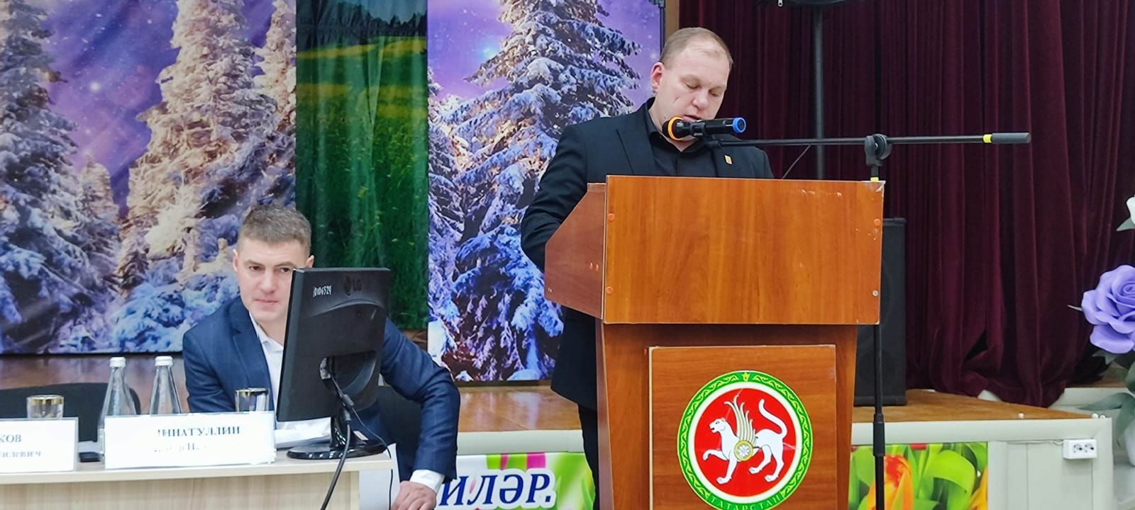 Иске  Җөри  авылында  халык   җыены узды