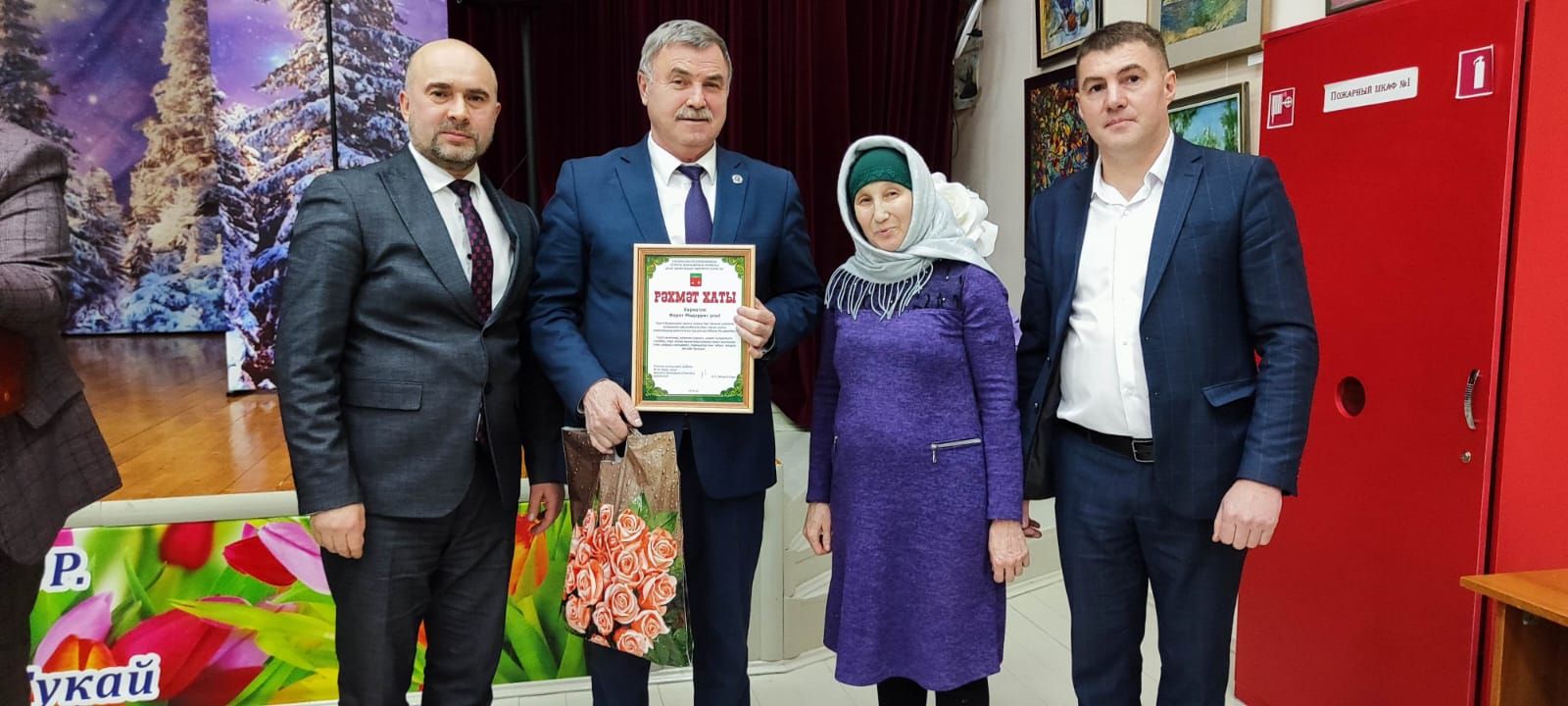 Иске  Җөри  авылында  халык   җыены узды