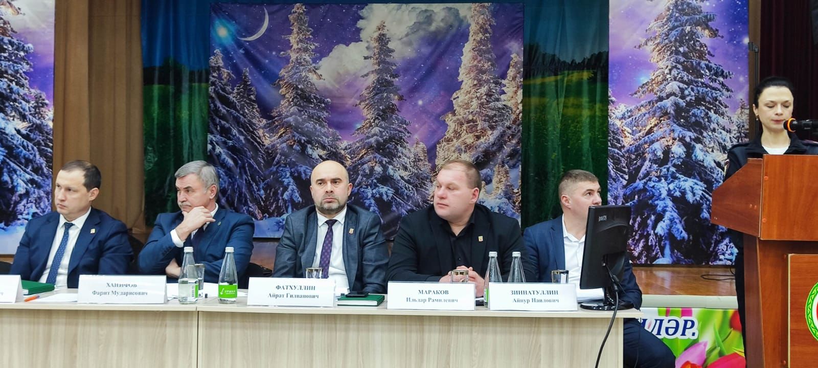 Иске  Җөри  авылында  халык   җыены узды
