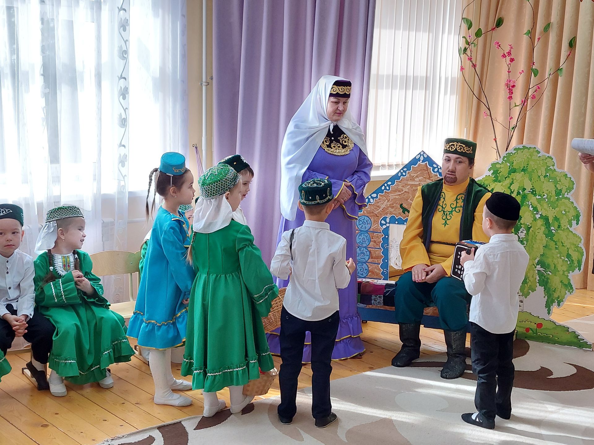 Икенче номерлы балалар бакчасында «Карга боткасы» бәйрәме гөрләде