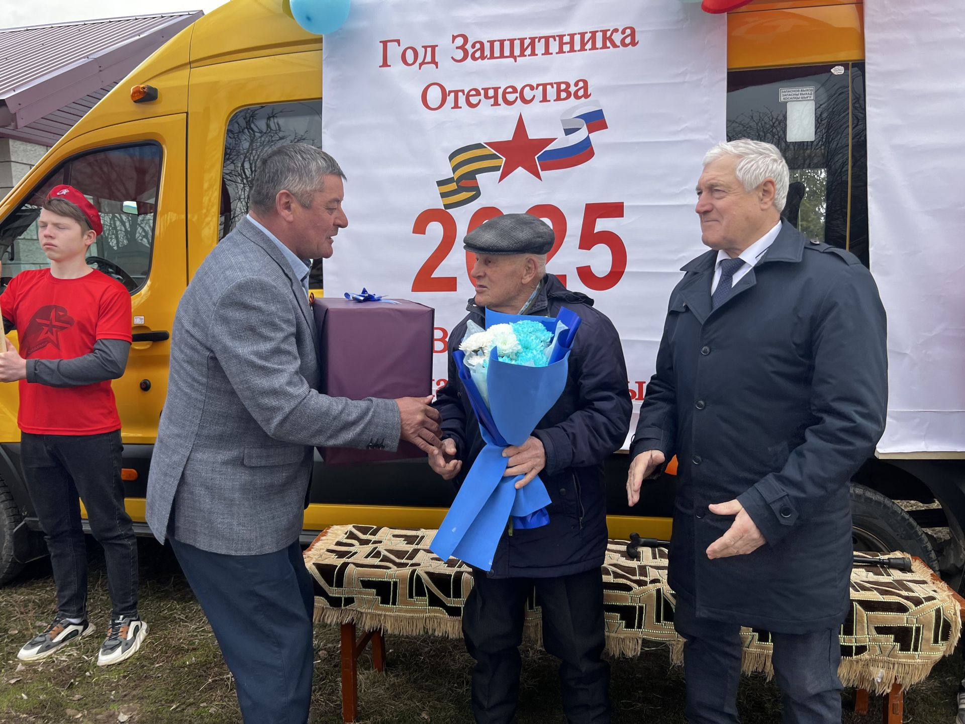 Ветеранны туган көне белән тәбрикләделәр