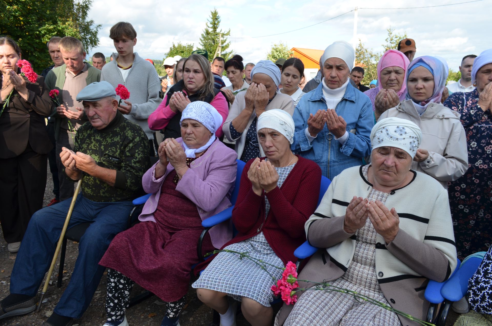 Флүр  Закировның исемен мәңгеләштерү максатыннан һәйкәл ачылды