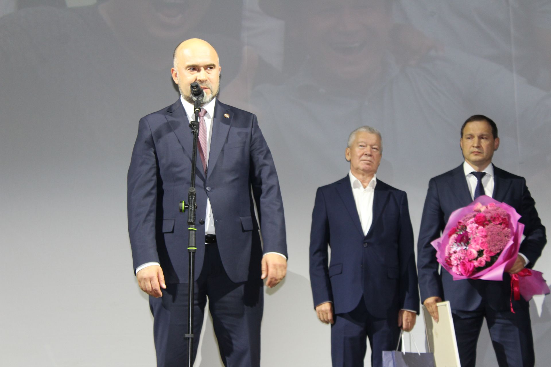 Алмаз да атлы булды