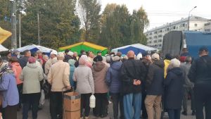 Базар иртәдән гөрли - халык кәнагать