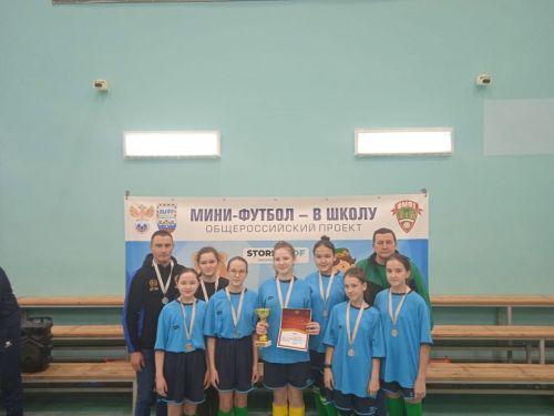 Мини-футбол буенча, кызлар һәм егетләр командалары арасында сайлап алу ярышлары узды