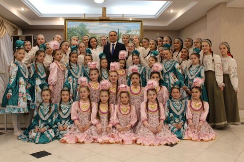 Аларны “УНИКС” көтә