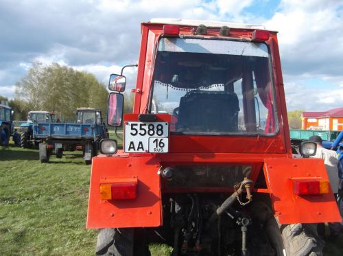 Авыл җирлекләрендә шәхси затларның үзйөрешле машиналарына техник карау бара