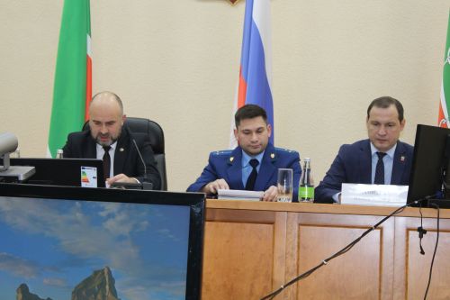 Коррупциягә каршы көрәш буенча  район комиссиясенең  утырышы узды