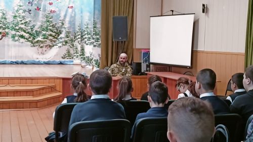 Ильшат Вәлиуллин: «Сез үскәндә дөньялар тыныч, күк йөзе аяз булсын иде!»
