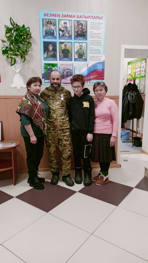 Ильшат Вәлиуллин: «Сез үскәндә дөньялар тыныч, күк йөзе аяз булсын иде!»