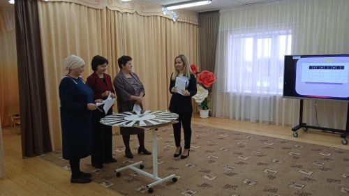 Районда мәктәпкәчә белем бирү учреждениесе мөдирләре өчен семинар узды