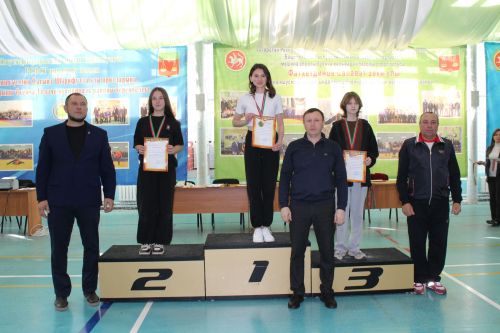 Көрәшеп, ныгып үсәләр