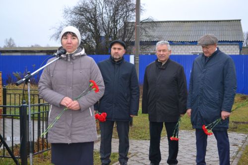 Теләче районында махсус хәрби операция зонасында һәлак булган якташыбыз хөрмәтенә истәлек стеласы ачылды