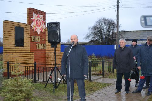 Теләче районында махсус хәрби операция зонасында һәлак булган якташыбыз хөрмәтенә истәлек стеласы ачылды