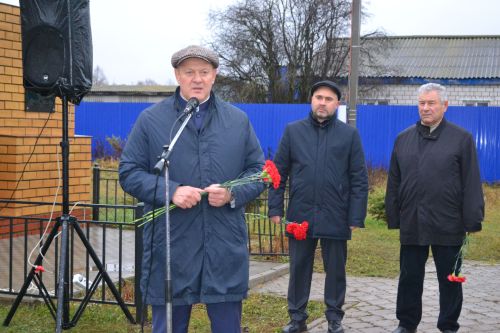 Теләче районында махсус хәрби операция зонасында һәлак булган якташыбыз хөрмәтенә истәлек стеласы ачылды