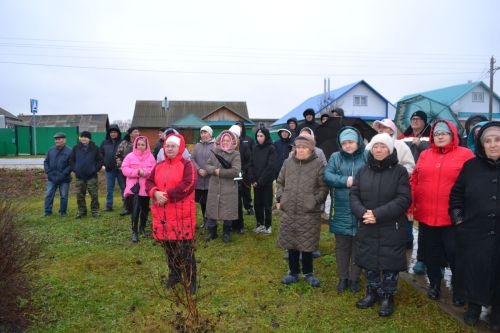 Теләче районында махсус хәрби операция зонасында һәлак булган якташыбыз хөрмәтенә истәлек стеласы ачылды