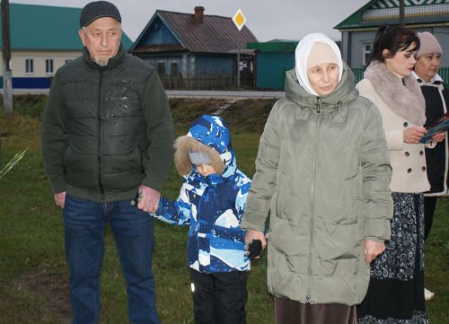 Теләче районында махсус хәрби операция зонасында һәлак булган якташыбыз хөрмәтенә истәлек стеласы ачылды
