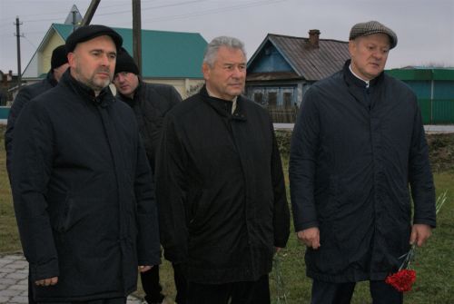 Теләче районында махсус хәрби операция зонасында һәлак булган якташыбыз хөрмәтенә истәлек стеласы ачылды