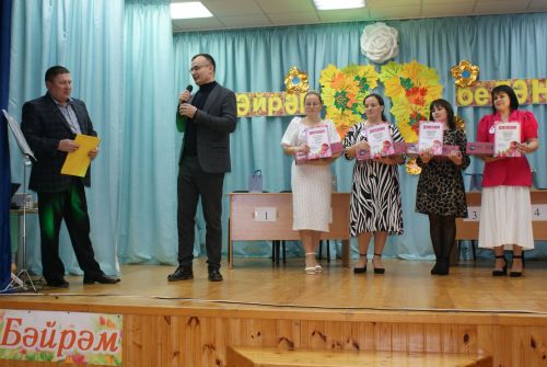 Казаклар авылында «Ягез әле, әниләр!» дип исемләнгән кичә булып узды