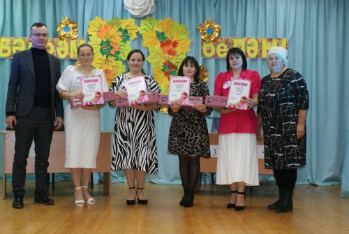 Казаклар авылында «Ягез әле, әниләр!» дип исемләнгән кичә булып узды