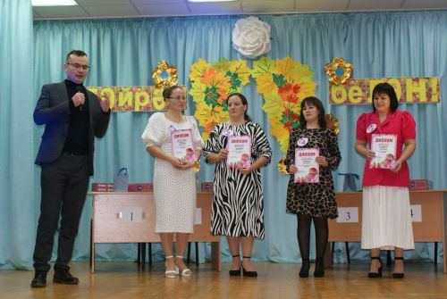 Казаклар авылында «Ягез әле, әниләр!» дип исемләнгән кичә булып узды