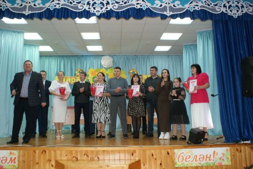 Казаклар авылында «Ягез әле, әниләр!» дип исемләнгән кичә булып узды