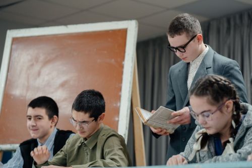 Алдынгылар хәрәкәте проекты кысаларында мәктәп театр коллективларының смотр — конкурсы узды