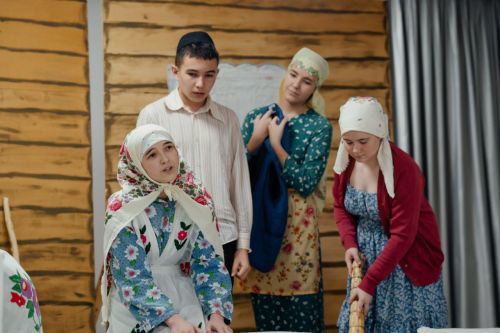 Алдынгылар хәрәкәте проекты кысаларында мәктәп театр коллективларының смотр — конкурсы узды