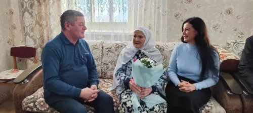 Шәмсенур апа Закирова  90 яшьлек юбилеен  билгеләп узды