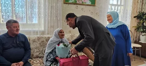 Шәмсенур апа Закирова  90 яшьлек юбилеен  билгеләп узды