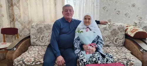 Шәмсенур апа Закирова  90 яшьлек юбилеен  билгеләп узды