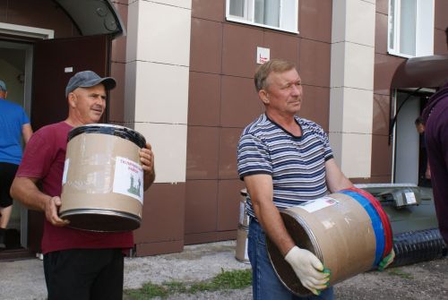 Егетләр янына