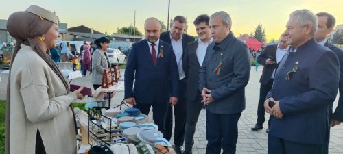 Районда Республика көнен бәйрәм иттеләр