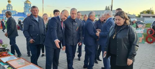 Районда Республика көнен бәйрәм иттеләр