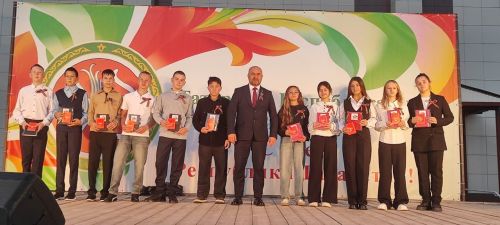 Районда Республика көнен бәйрәм иттеләр