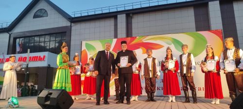 Районда Республика көнен бәйрәм иттеләр