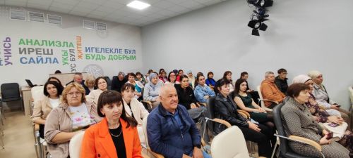 Хезмәт  коллективлары  белән  очрашулар  дәвам  итә