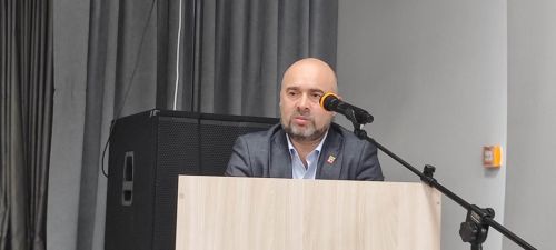 Хезмәт  коллективлары  белән  очрашулар  дәвам  итә