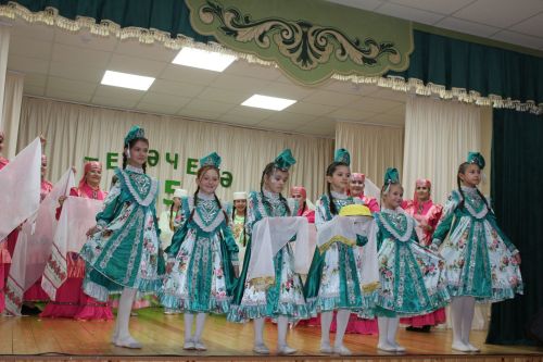 Наяннар, ихласлар һәм сөйкемлеләр