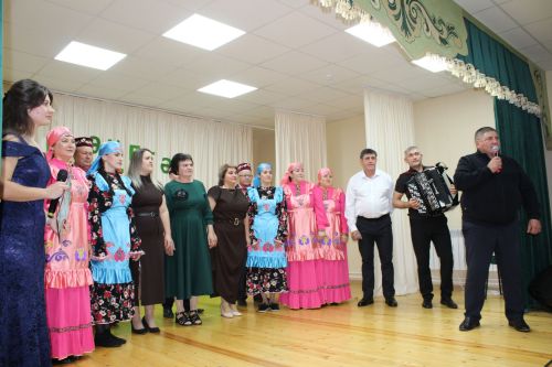 Наяннар, ихласлар һәм сөйкемлеләр