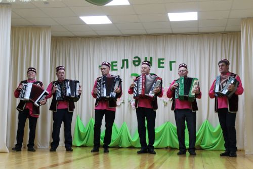 Наяннар, ихласлар һәм сөйкемлеләр