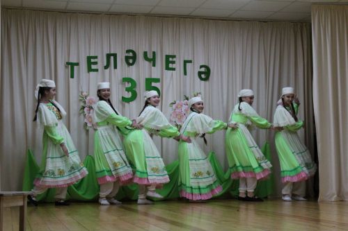 Наяннар, ихласлар һәм сөйкемлеләр