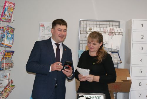 Язылучылар арасында бүләкләр уйнаттык